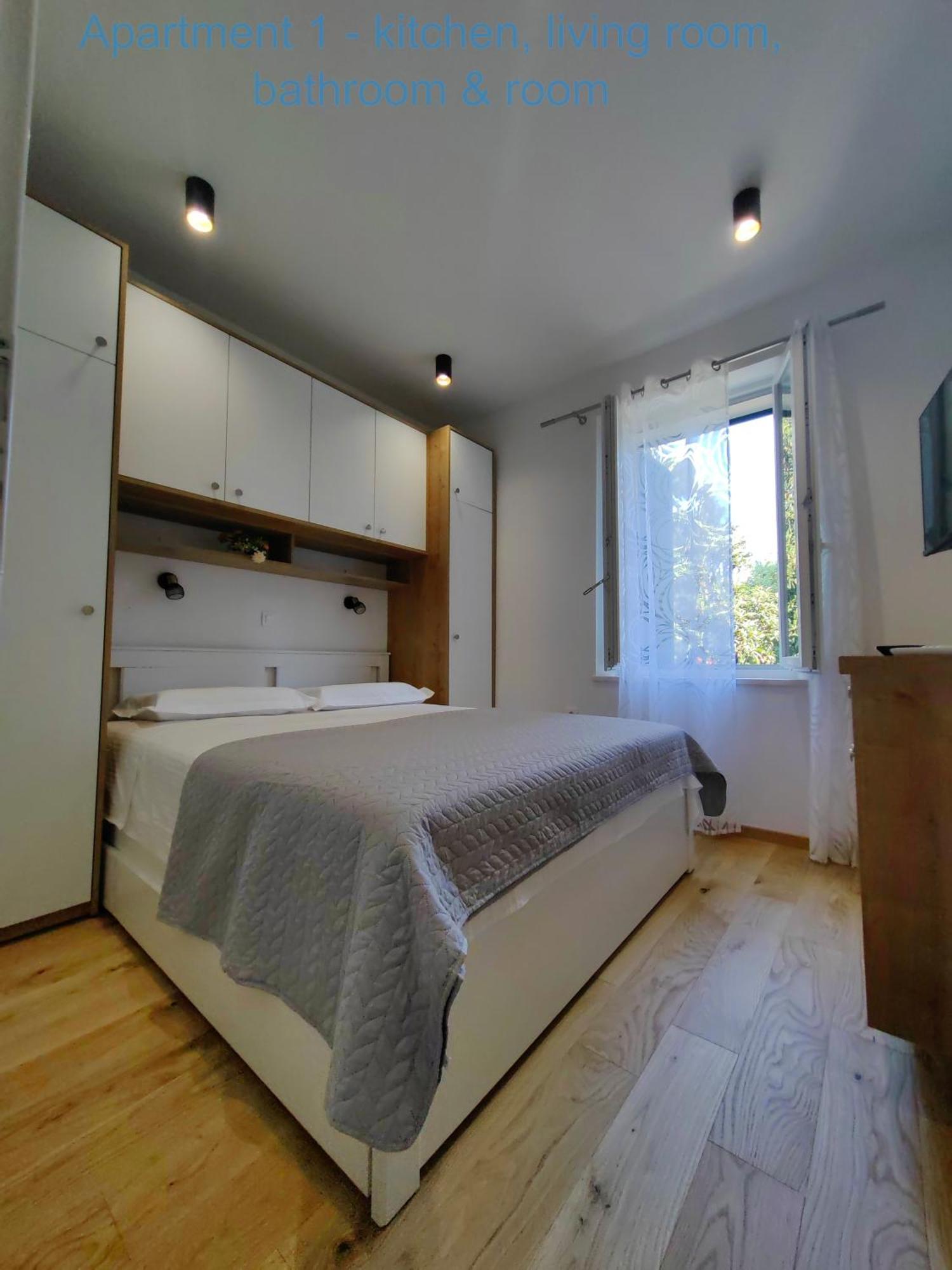 Relax And Enjoy Apartments Split Exteriör bild